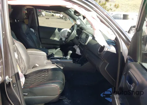 2020 Toyota Tacoma Trd Off-Road z USA, uszkodzony, nr VIN 3TMCZ5AN7LM367618